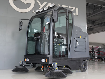 駕駛式掃地機 駕駛式掃地機